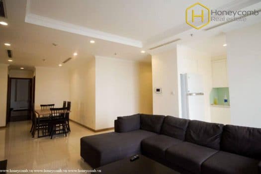 vinhomes www.honeycomb.vn VH256 5 result 1 Wide Space with 4 bedrooms apartment in Vinhomes Central Park for rent