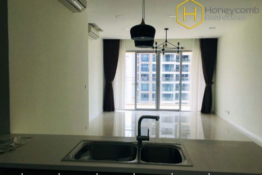 EH291 www.honeycomb.vn 10 result The unfurnished 3 bed-apartment is so spacious with breathtaking view at The Estella Heights