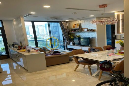 VGR60901 1 result 1 Perfect place apartment for family in Vinhomes Golden River! For rent now!