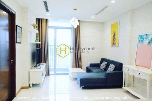 VH554 www.honeycomb.vn 2 result Beautiful in white with this charming apartment for rent in Vinhomes Central Park