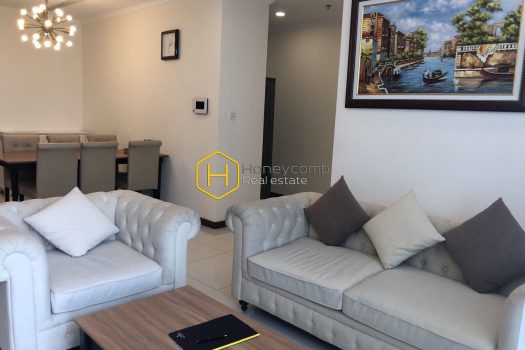 VH571 www.honeycomb 8 result Vinhomes Central Park apartment: A classic & warm living space. Now for rent