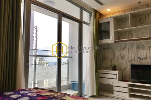 VH649 www.honeycomb 2 result 1 Lovely studio apartment in Vinhomes Central Park for rent is waiting for you to make it home!