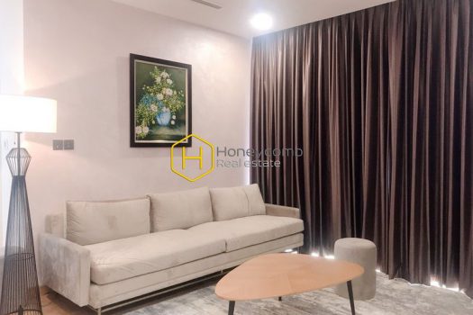 VGR311 www.honeycomb 1 result You'll be charmed by this elegant and functional apartment in Vinhomes Golden River