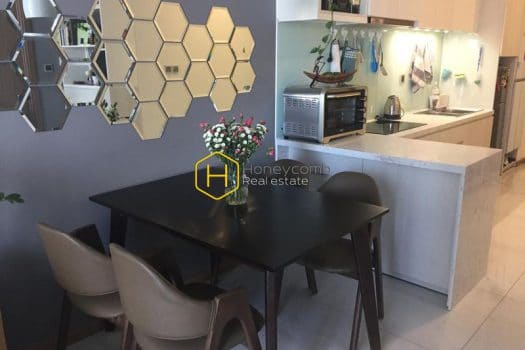 VH662 www.honeycomb 2 result Fully furnished and sun-filled apartment for rent in Vinhomes Central Park