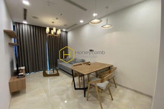 VGR386 www.honeycomb.vn 2 result Fantastic ! Such an amazing and bright apartment in Vinhomes Golden River !