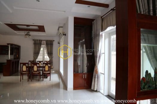 2V205 www.honeycomb 15 result A well-lit villa with elegant wooden furniture in District 2