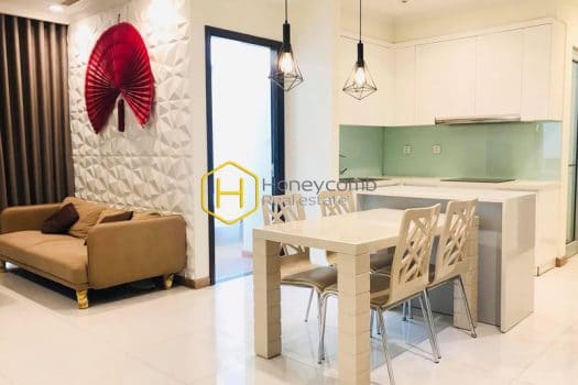 VH1120 www.honeycomb 5 result Feel the elegance of this apartment with brilliant interiors and neat decoration in Vinhomes Central Park