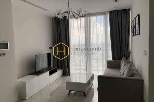 VGR500 5 result 3-bedroom commodious apartment in Vinhomes Golden River is now for rent!