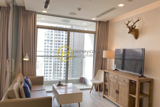 VH50900 1 Elegance in White apartment in Vinhomes Central Park that you won't wanna take your eyes off!