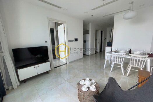 VGR106872 6 result Enjoy a minimalistic and modern life right in this Vinhomes Golden River apartment