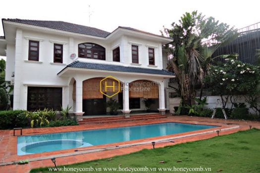 2V291 16 result You will be impressed by the gorgeousity of this neoclassical villa in District 2