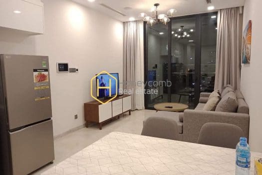 VGR716 3 result Stunning Vinhomes Golden River apartment for rent with vivid design