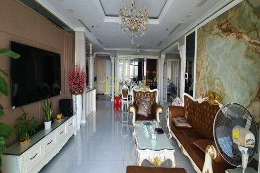 VH1915 5 result 1 A deep tone and luxury interiors apartment in Vinhomes Central Park for rent