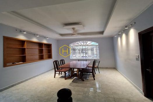 Villa 7 result 1 Shiny villa with full modern amenities for rent in District 2.