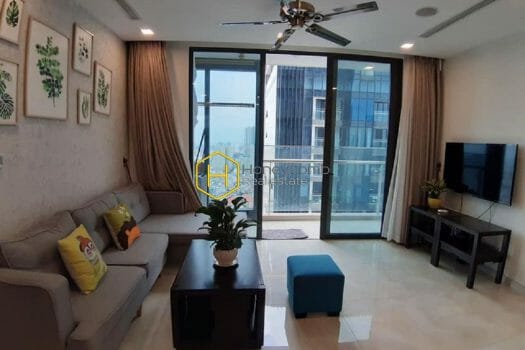 BA SON 4 Move into this luxury apartment in Vinhomes Golden River and enjoy amazing perks in your daily life