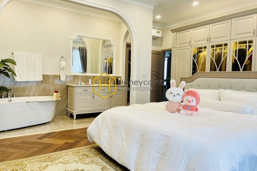 Great space – trendy design – stunning view in Masteri An Phu penthouse