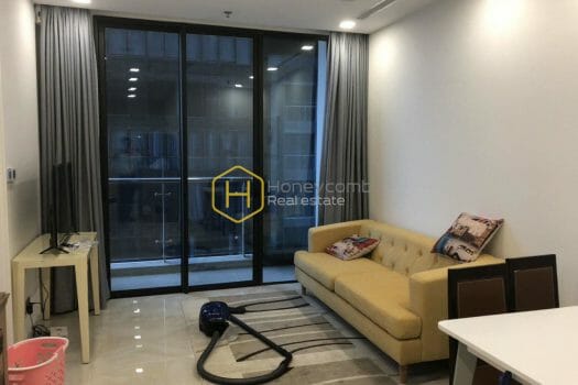 VGR30 5 result This 2 bedrooms-apartment is suitable for making officetel in Vinhomes Golden River