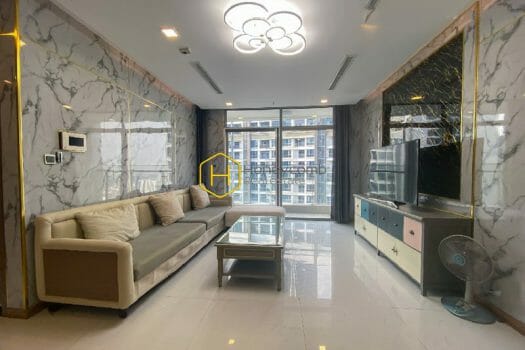 VINH 4 This luxurious Vinhomes Central Park apartment get a high score in everybody'seyes