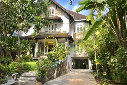 2V188 11 result Luxurious Villa with classical design, spacious space and airy garden in District 2 for rent