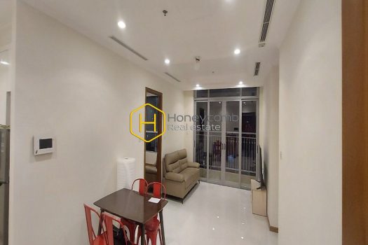 VH C2 4408 1 result Feel the New Year vibe in this Vinhomes Central Park apartment