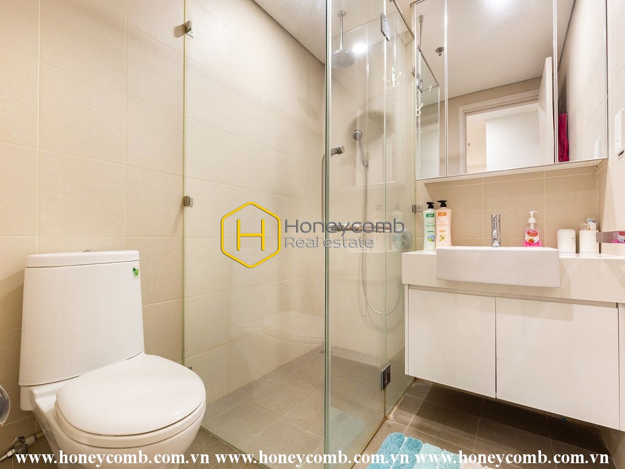 Enjoy every moment in this awesome City Garden apartment House, Villa