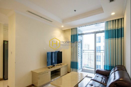 VH125727 L3 4507 6 result A chic apartment with brilliant accent wall corners in Vinhomes Central Park is now for rent