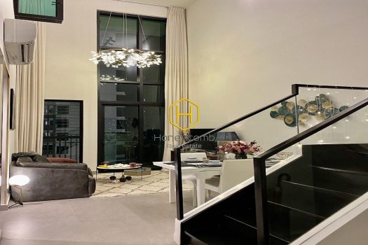 You will be fascinated by the elegance of this neoclassical designed apartment in Feliz en Vista