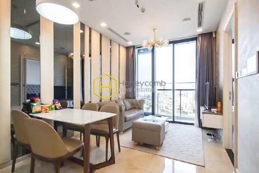 VGR A2 22OT05 2 result A spacious apartment with open living space in Vinhomes Golden River