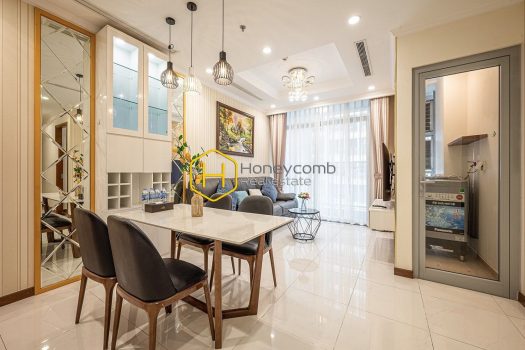 VH45914 L5 3805 12 result So bright and airy is this apartment! Located right in Vinhomes Central Park