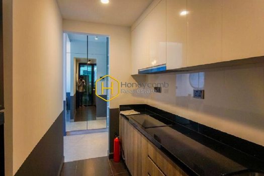 A mystery living space- The Feliz En Vista apartment with dark tone and modern design for lease