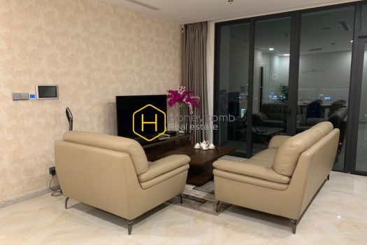 VGR A4 1810 1 result Vinhomes Golden River apartment for rent – High-class living space with cool view