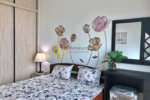 A colorful living space awaits you discover – Right here in Feliz En Vista apartment