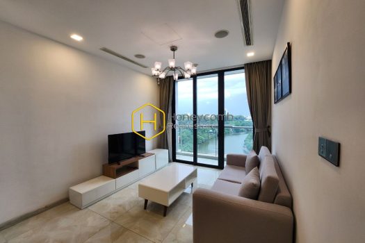 VGR86045 1 result Explore the stunning view from Vinhomes Golden River apartment