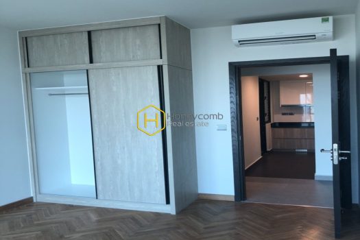 Feliz En Vista apartment for lease – Airy and sun filled living space