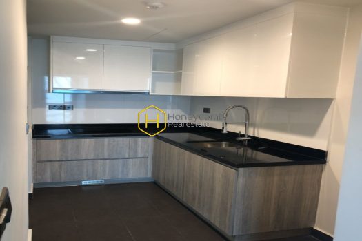 Feliz En Vista apartment for lease – Airy and sun filled living space