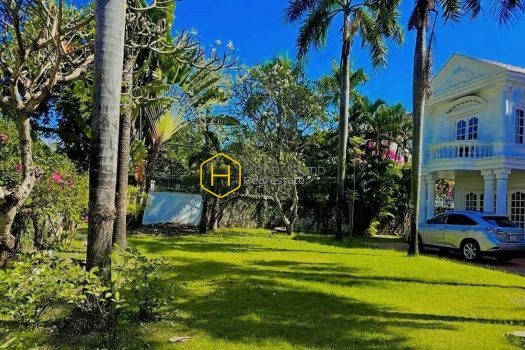 Western-inspired Villa with an airy garden and spacious living space in District 2