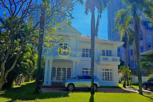 Western-inspired Villa with an airy garden and spacious living space in District 2