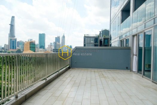 A stunning view from this full-furnished Empire City apartment is all what you need!