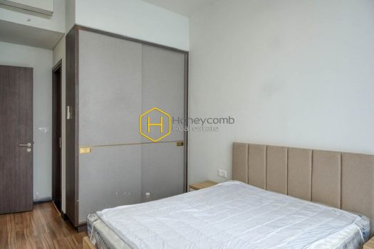 A stunning view from this full-furnished Empire City apartment is all what you need!