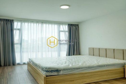 A stunning view from this full-furnished Empire City apartment is all what you need!