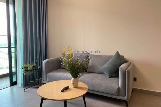 Explore urban energy with this modern and enchanting apartment in Feliz En Vista for lease