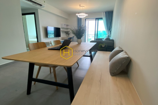 Explore urban energy with this modern and enchanting apartment in Feliz En Vista for lease