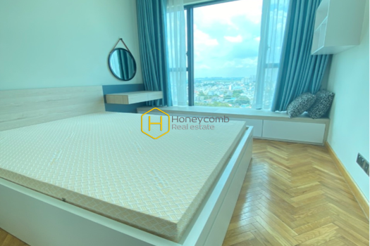 Explore urban energy with this modern and enchanting apartment in Feliz En Vista for lease