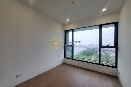Such an amazing unfurnished apartment with full of sunshine in The River Thu Thiem