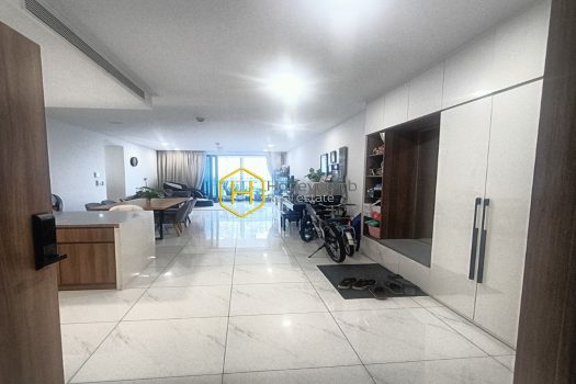 Feel the sweet space and gentle colors in the Sunwah Pearl apartment