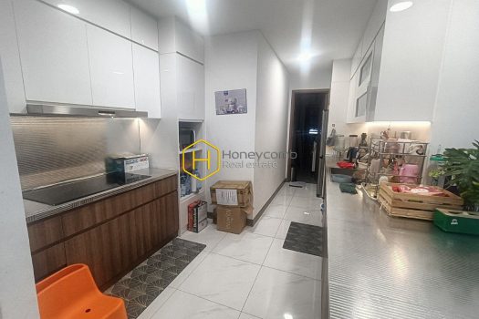 Feel the sweet space and gentle colors in the Sunwah Pearl apartment