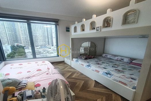 Feel the sweet space and gentle colors in the Sunwah Pearl apartment