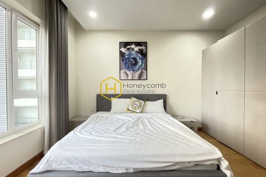 Indulge the dawn from this tranquil Diamond Island apartment