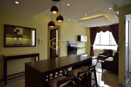 A combination of contemporary and classic style in Tropic Garden apartment