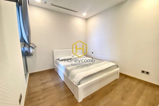 Live the High Life in Premium Apartment At Vinhomes Central Park